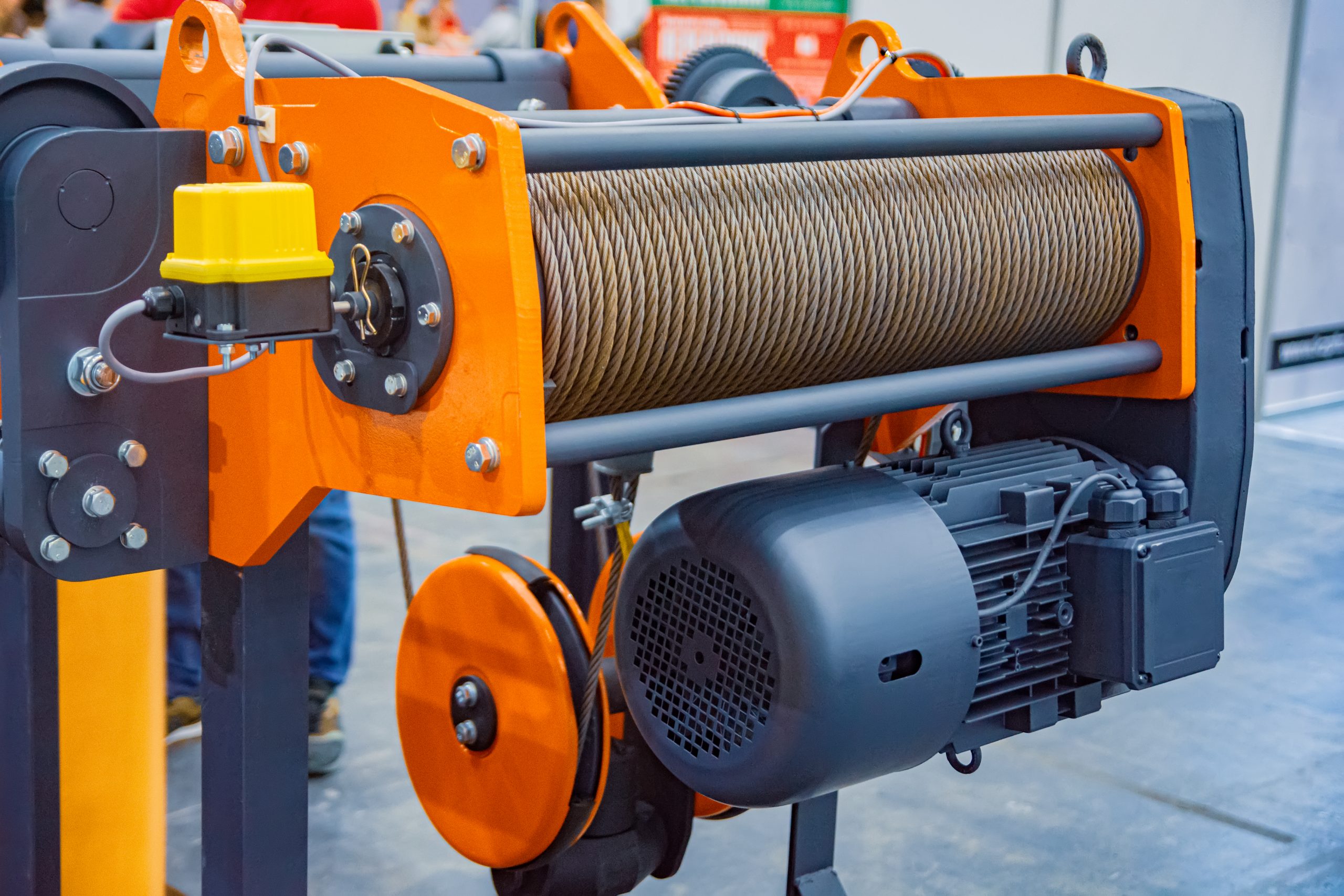 Example of an electric construction winch