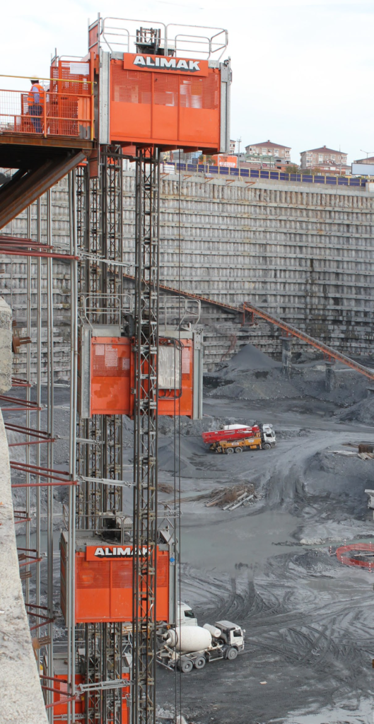 Elevador de Obra Alimak Scando 450