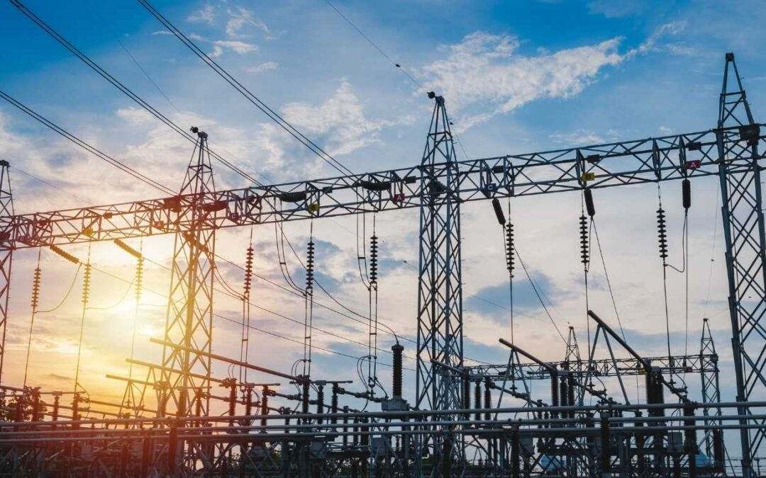Calidad de energía industrial en República Dominicana: protección completa para plantas industriales 2025